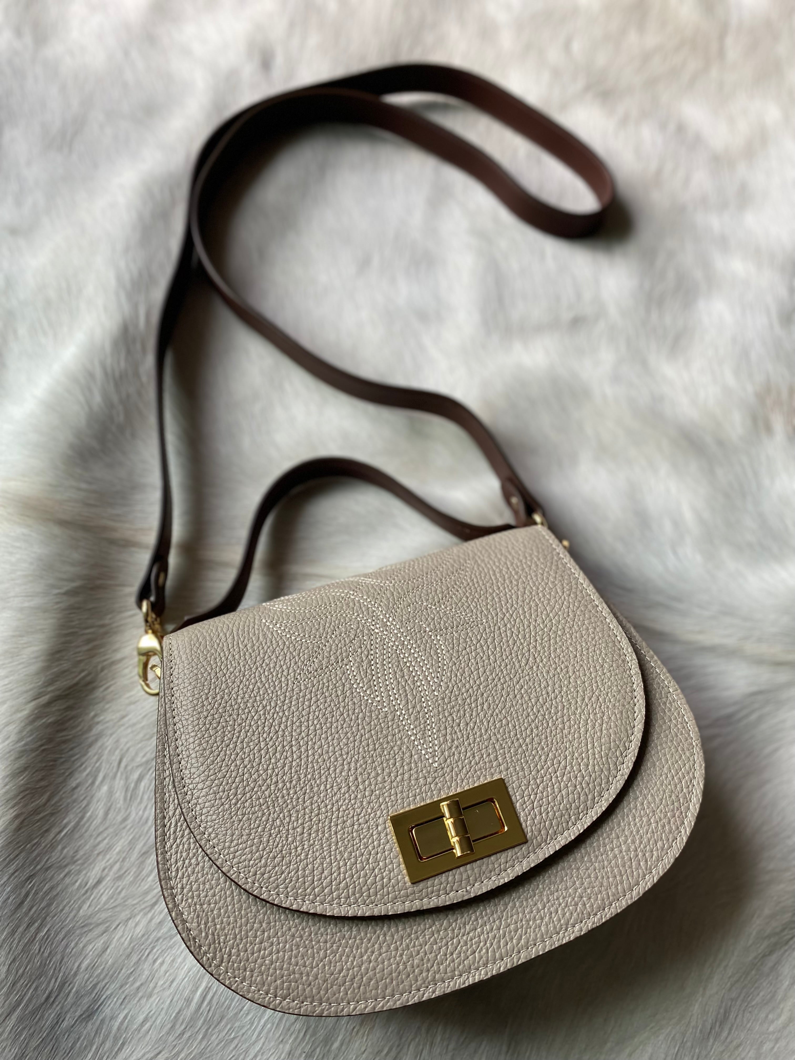 Boot Stitch Pioneer Handbag- Moon Pebble Grain