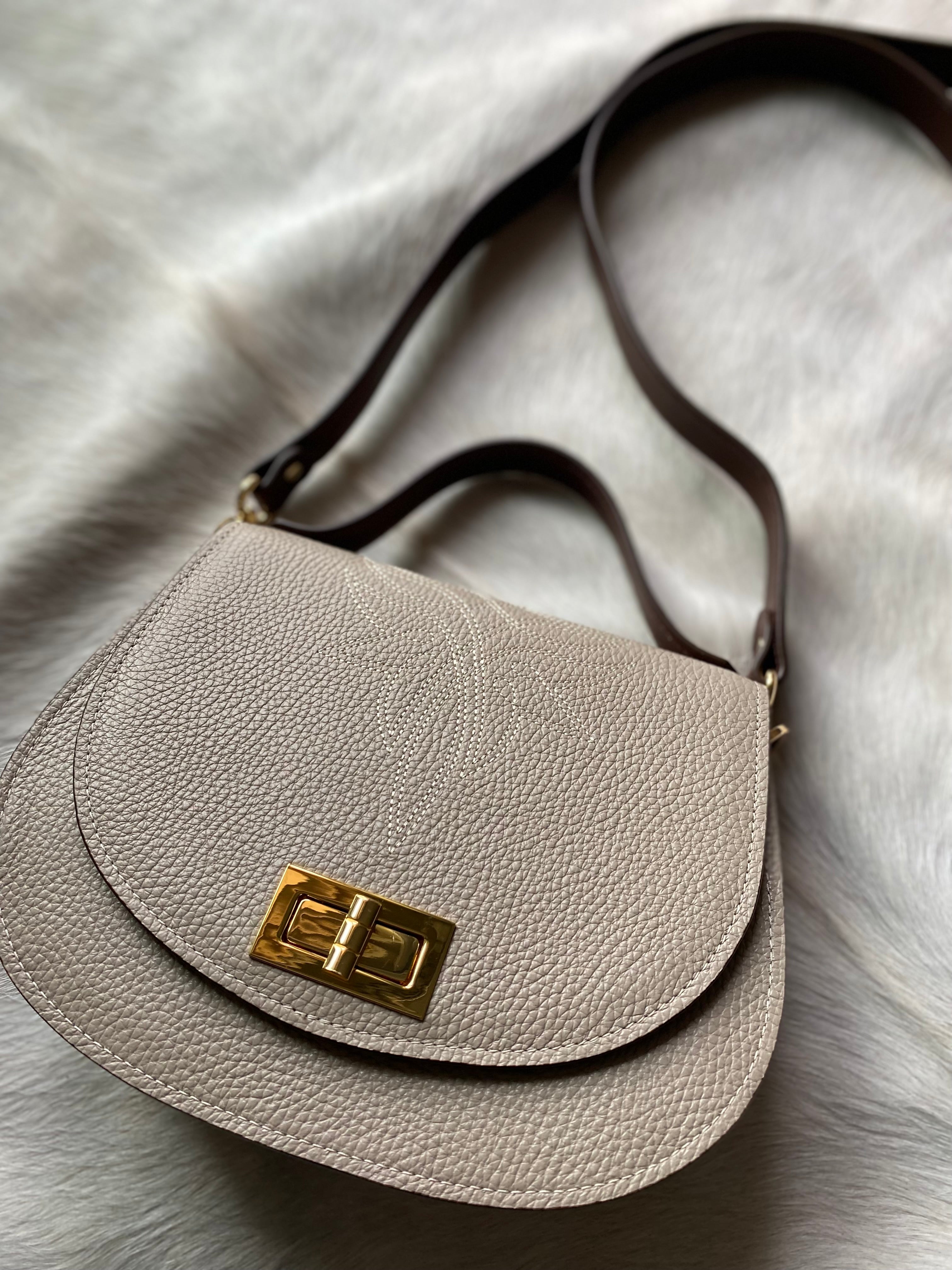 Boot Stitch Pioneer Handbag- Moon Pebble Grain