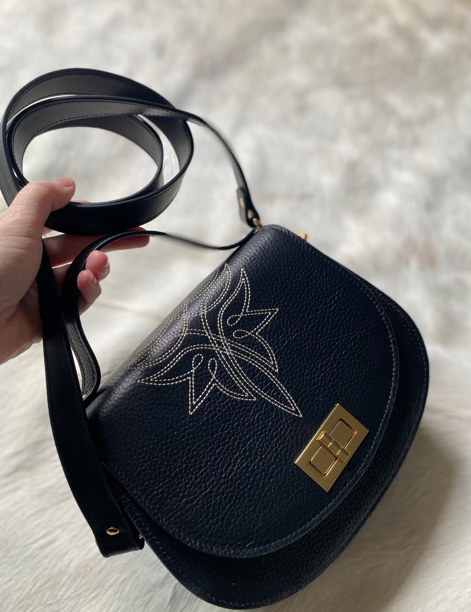 Boot Stitch Pioneer Handbag - Black - LovLeathers