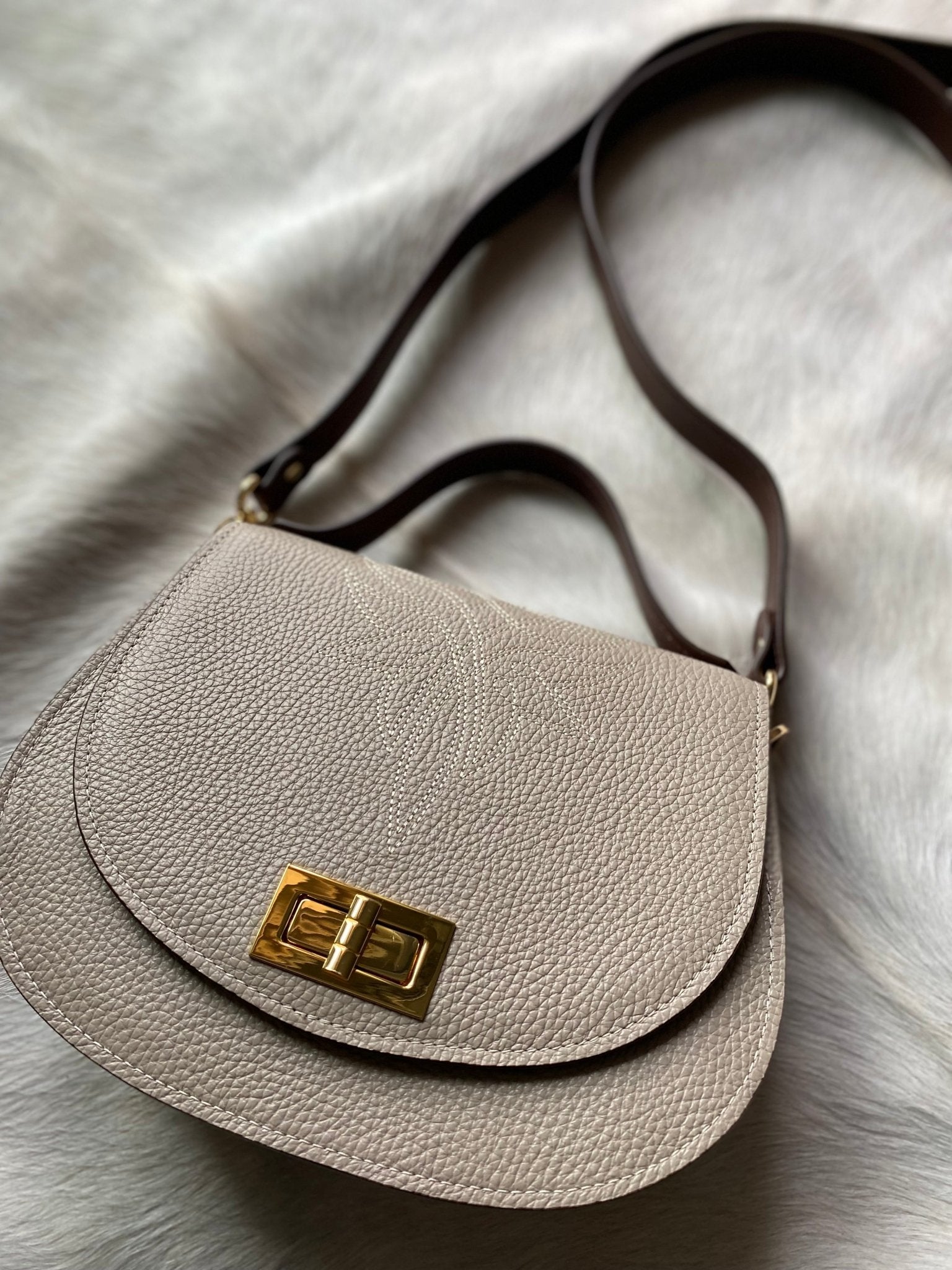 Boot Stitch Pioneer Handbag - Moon Pebble Grain - LovLeathers