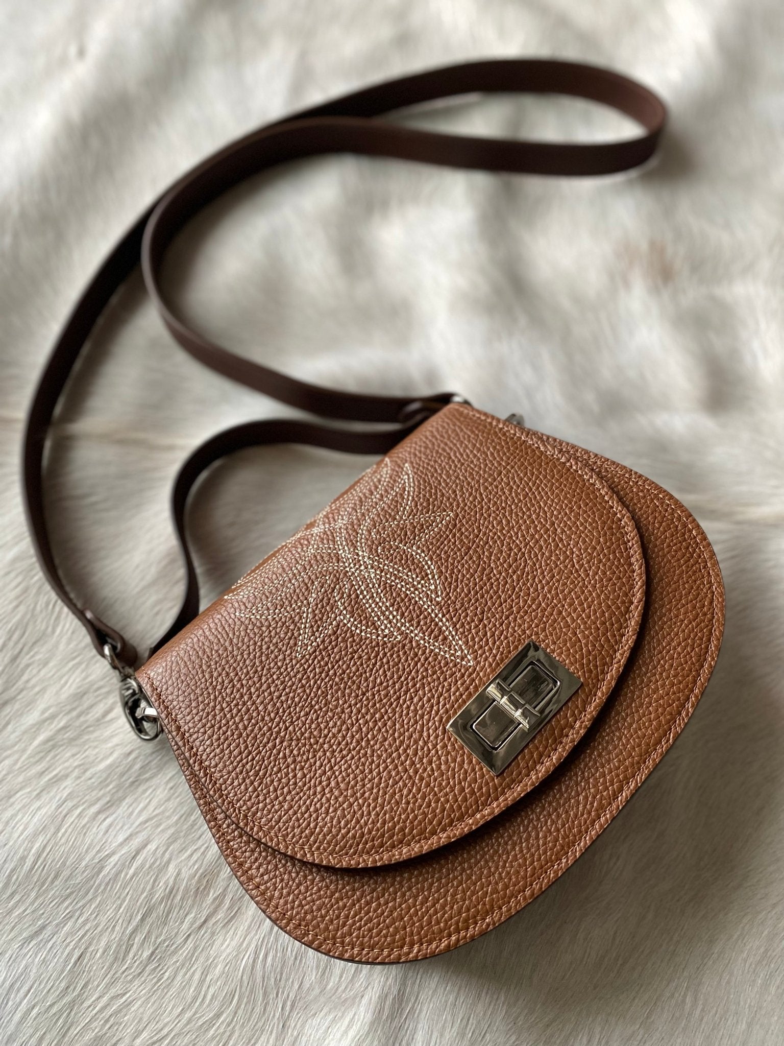 Boot Stitch Pioneer Handbag - Saddle Tan - LovLeathers