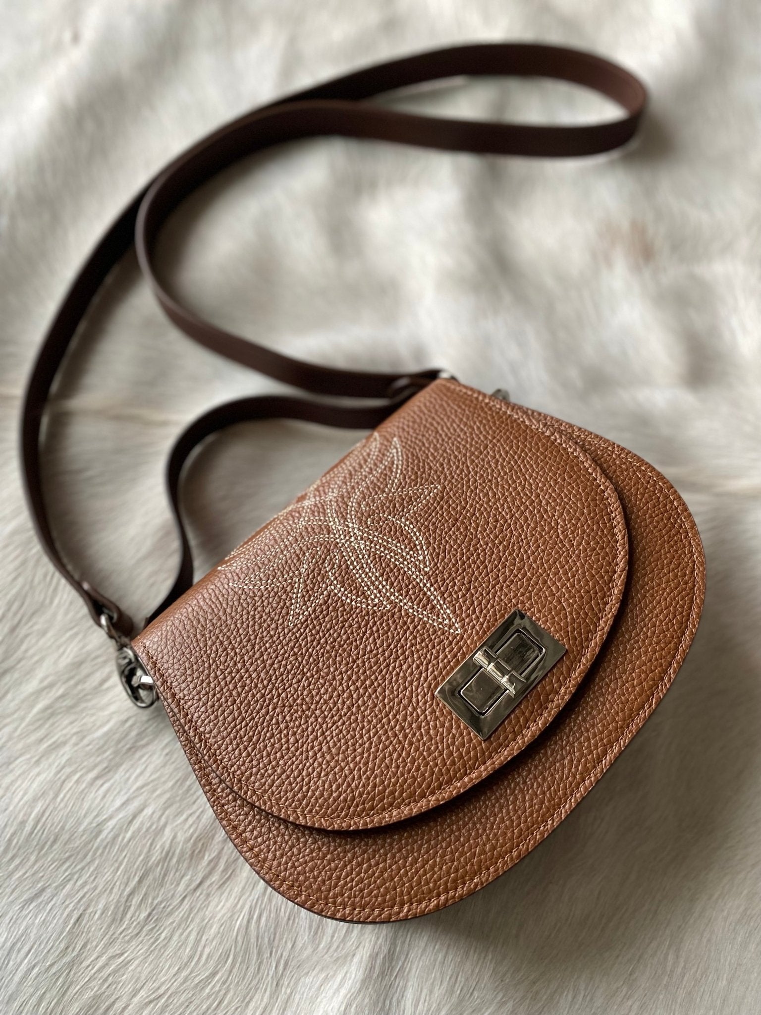 Boot Stitch Pioneer Handbag - Saddle Tan - LovLeathers