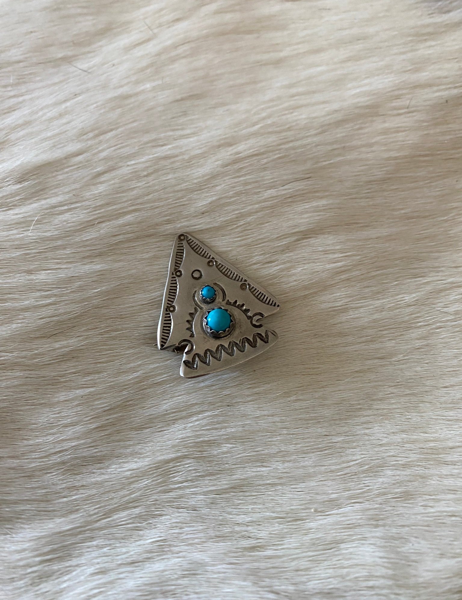 Arrowhead Brooch Pin - LovLeathers
