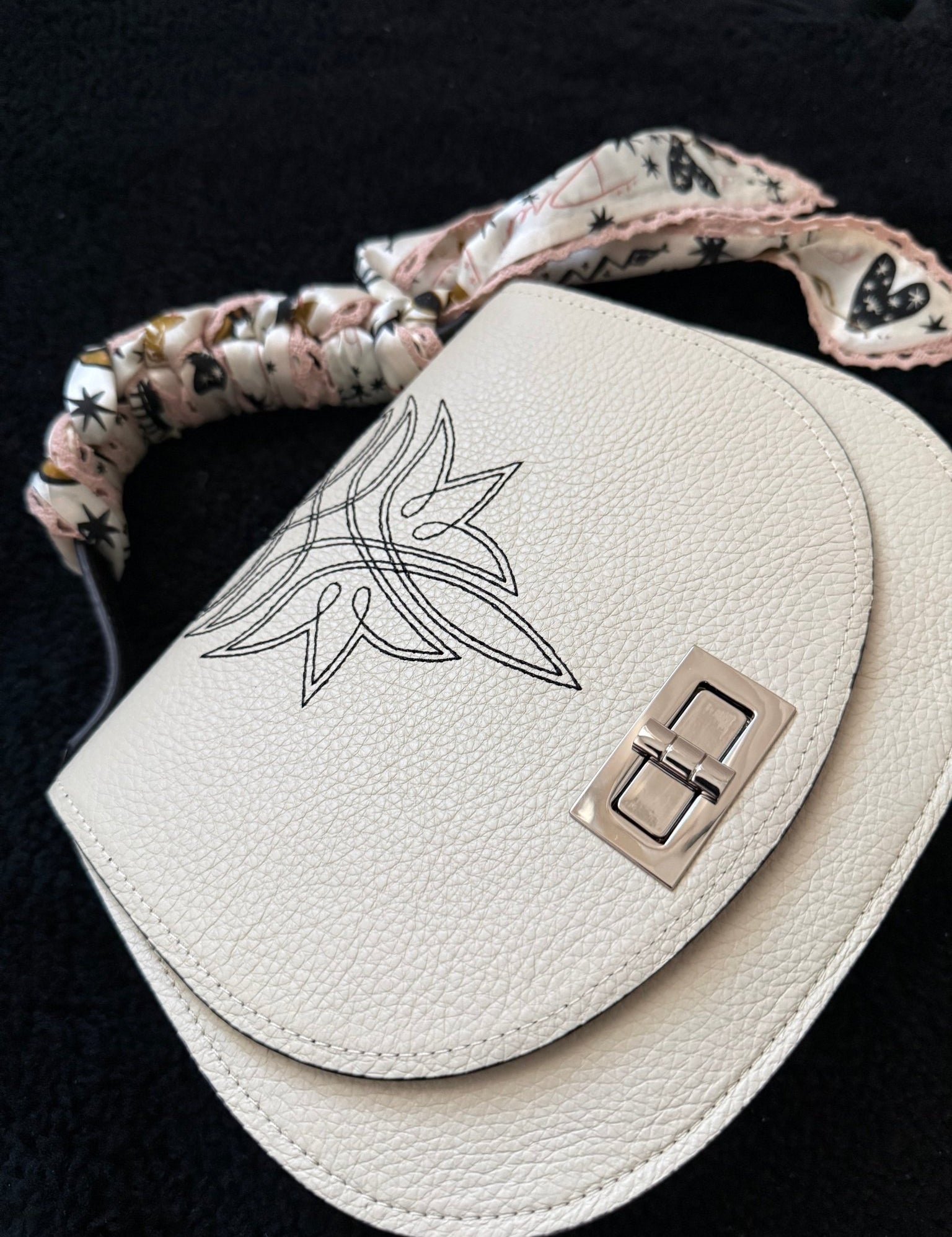 Bone BootStitch Pioneer Handbag - LovLeathers