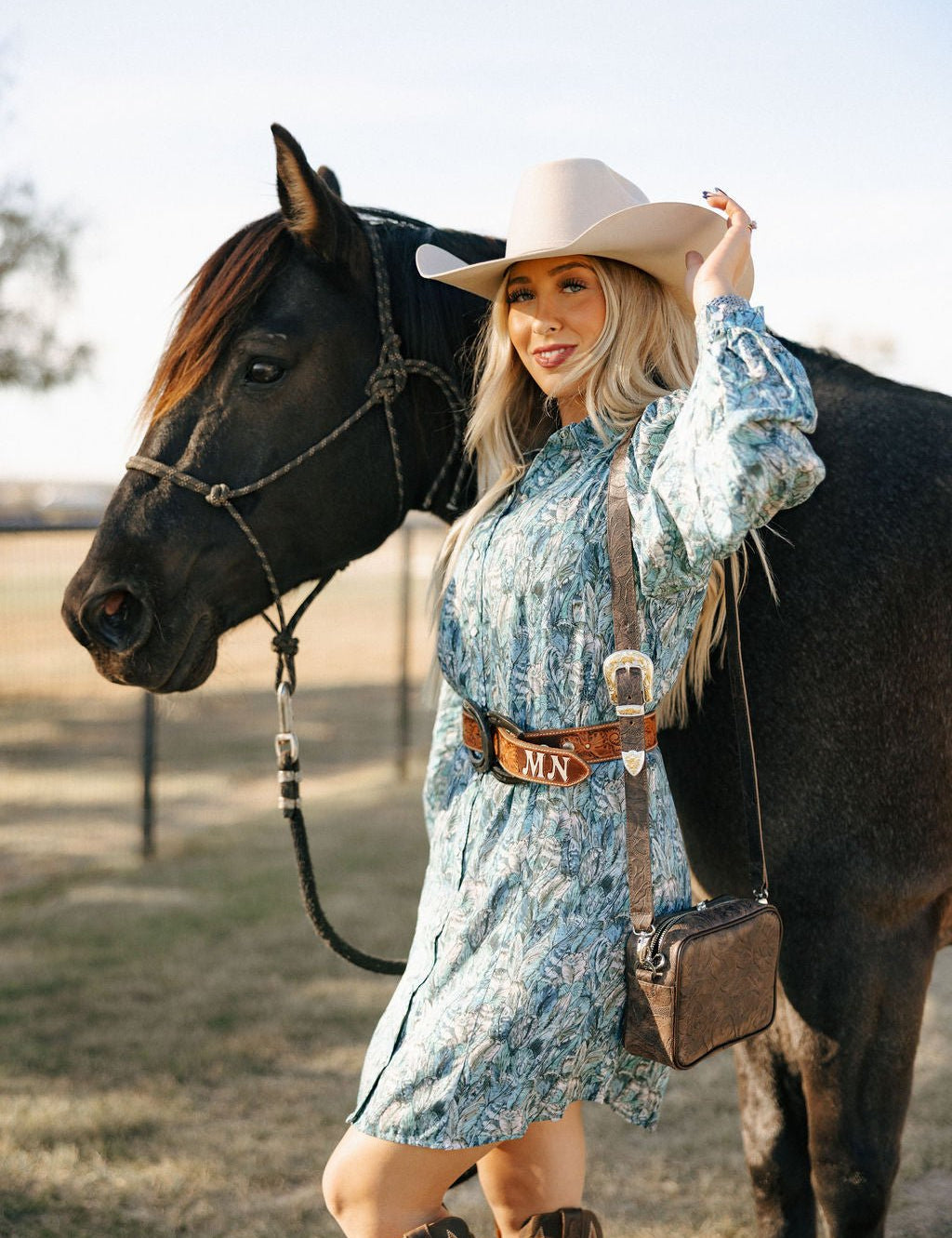 The Dakota Camera Bag - Chocolate - LovLeathers