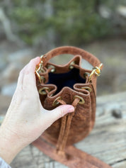 The Settler Bucket Bag - Cognac - LovLeathers