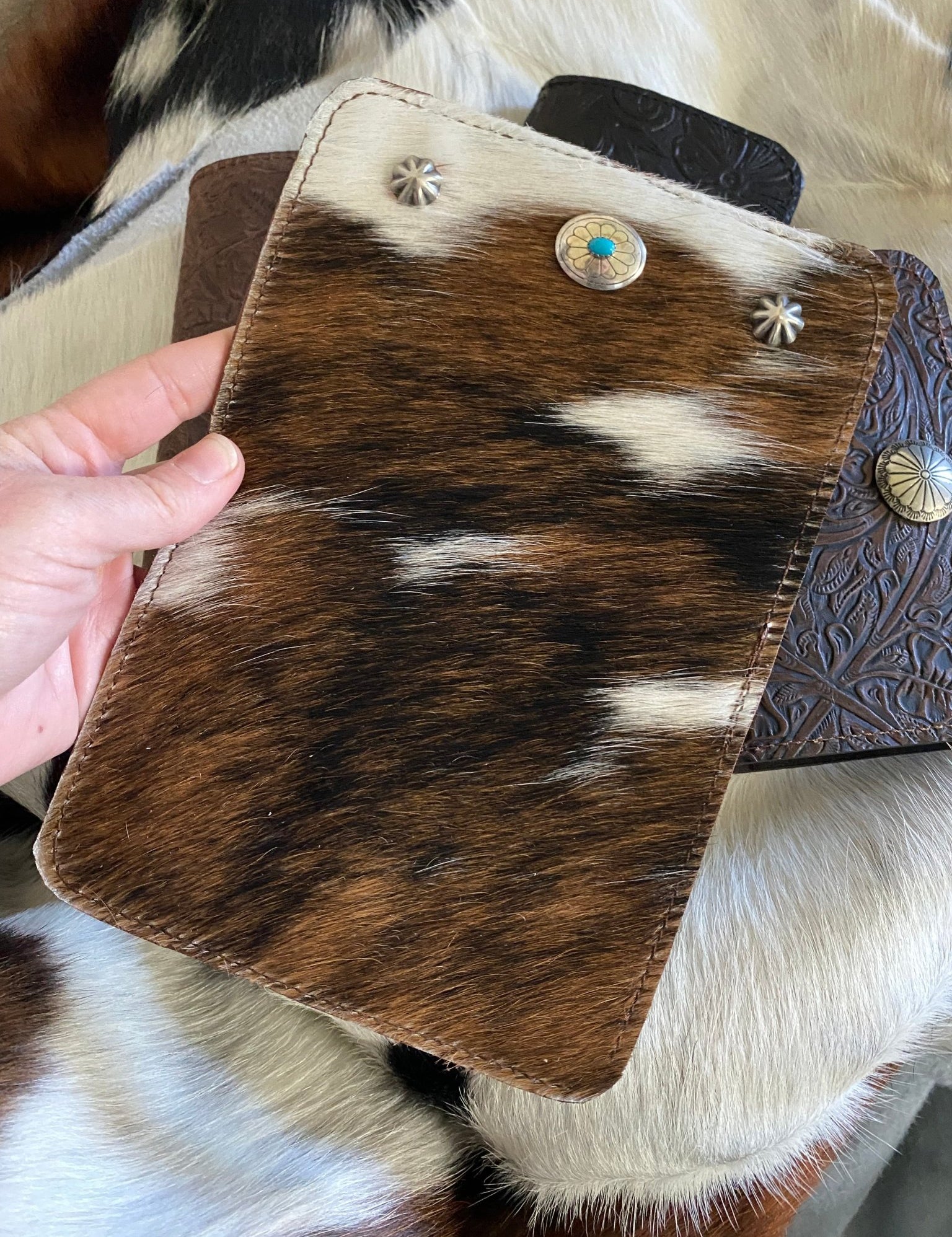 Cowhide Wallet - LovLeathers