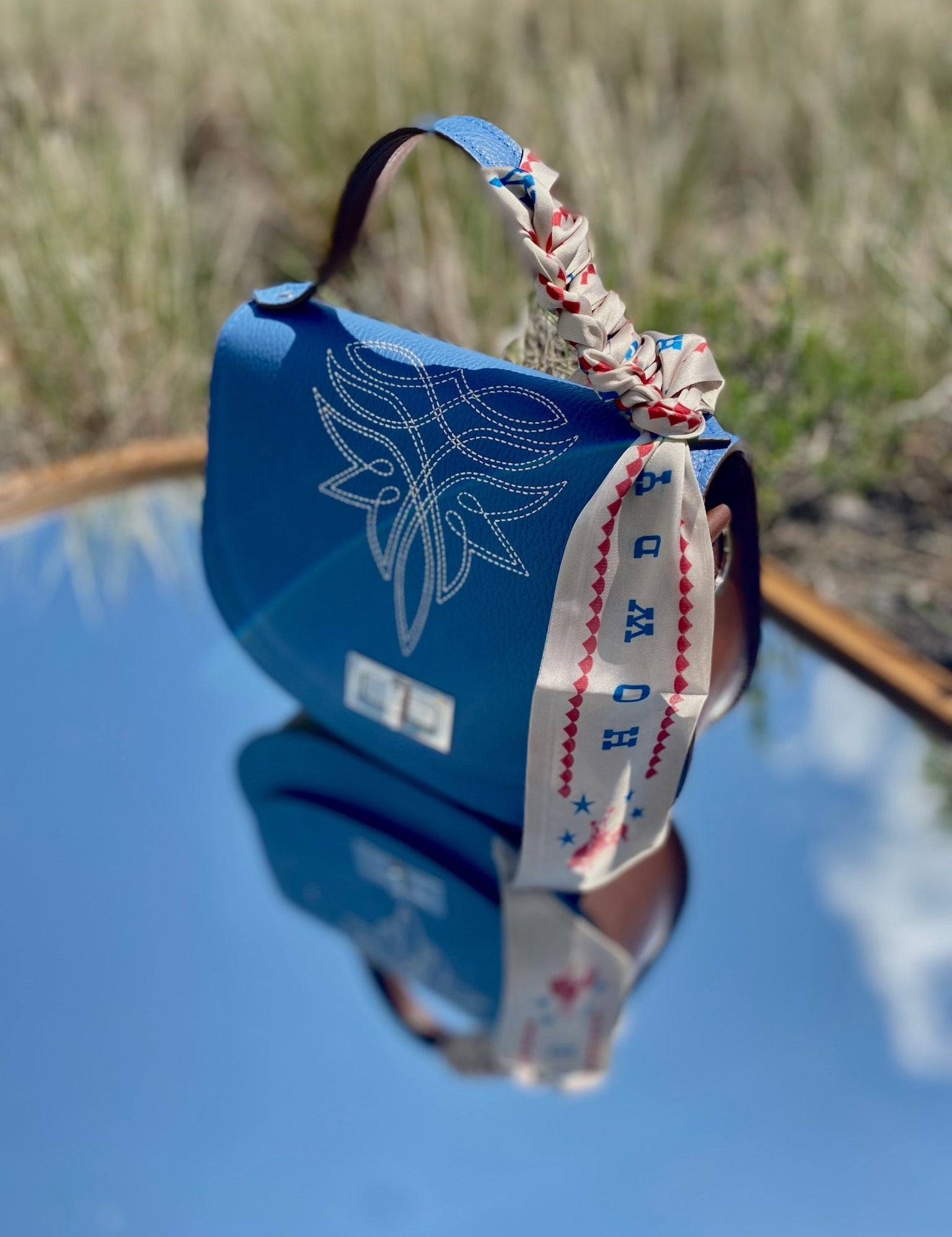 Styled Howdy America Blue Pioneer Handbag - LovLeathers