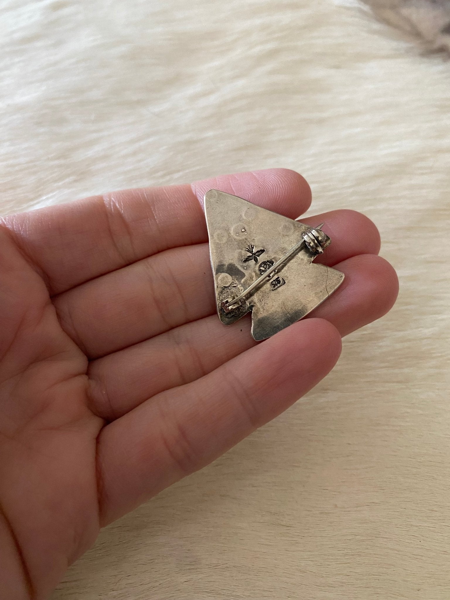 Arrowhead Brooch Pin - LovLeathers