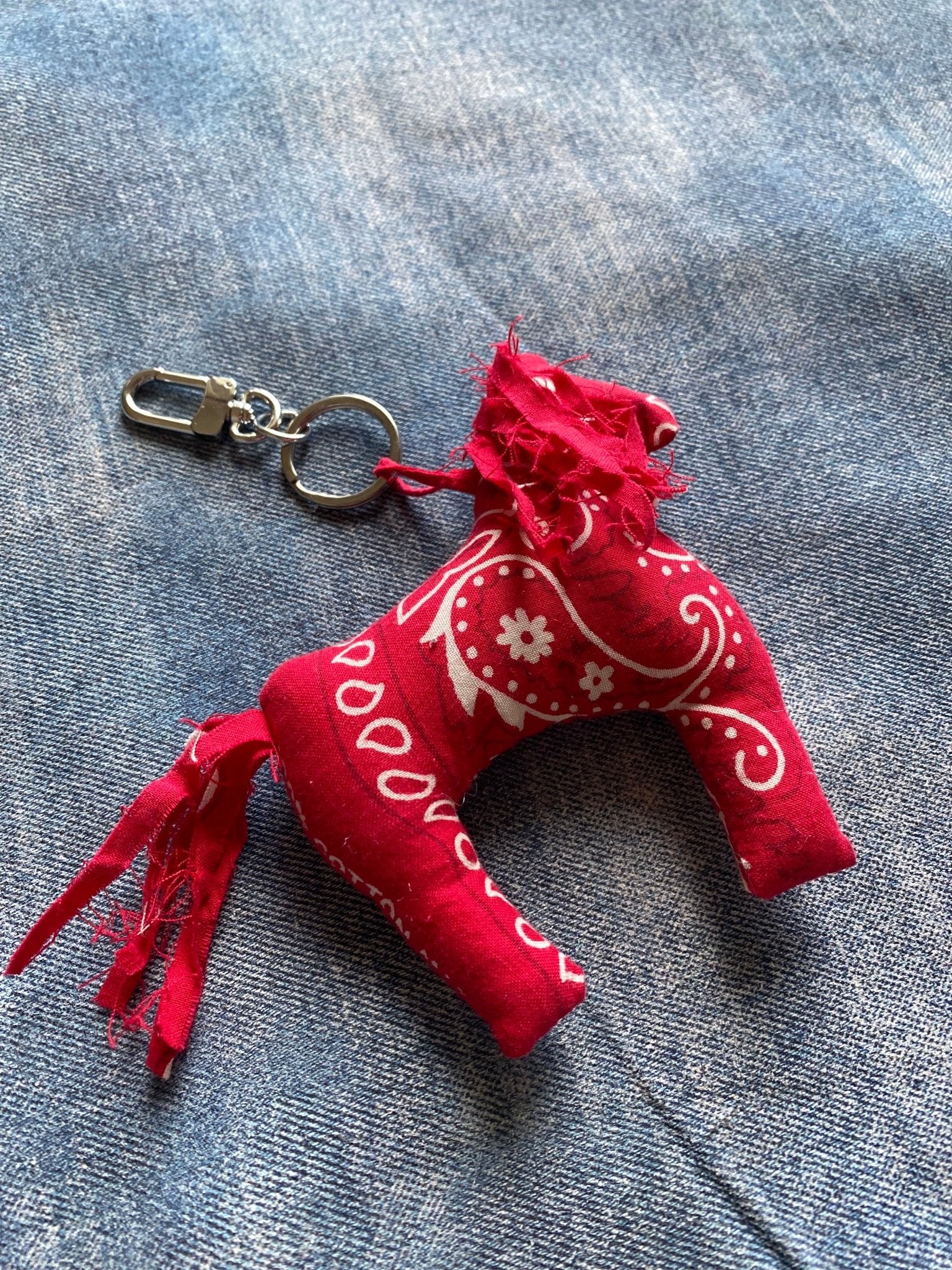 Horse Charm - Paisley Red Bandana - LovLeathers