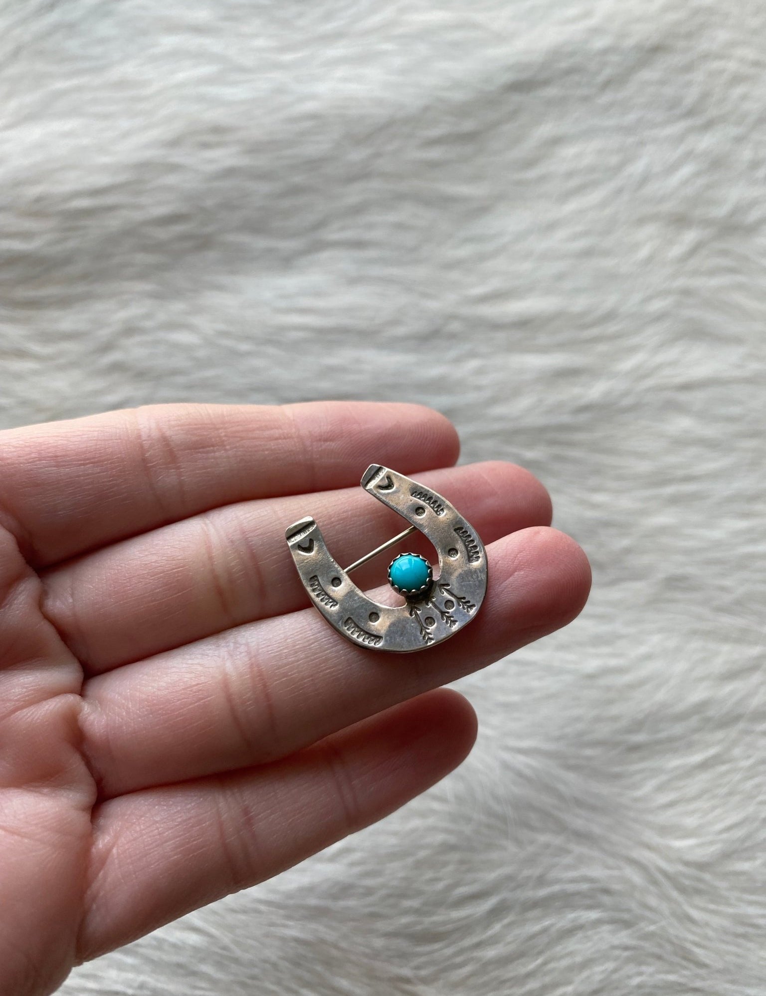 Horseshoe Turquoise Pendant Brooch - LovLeathers