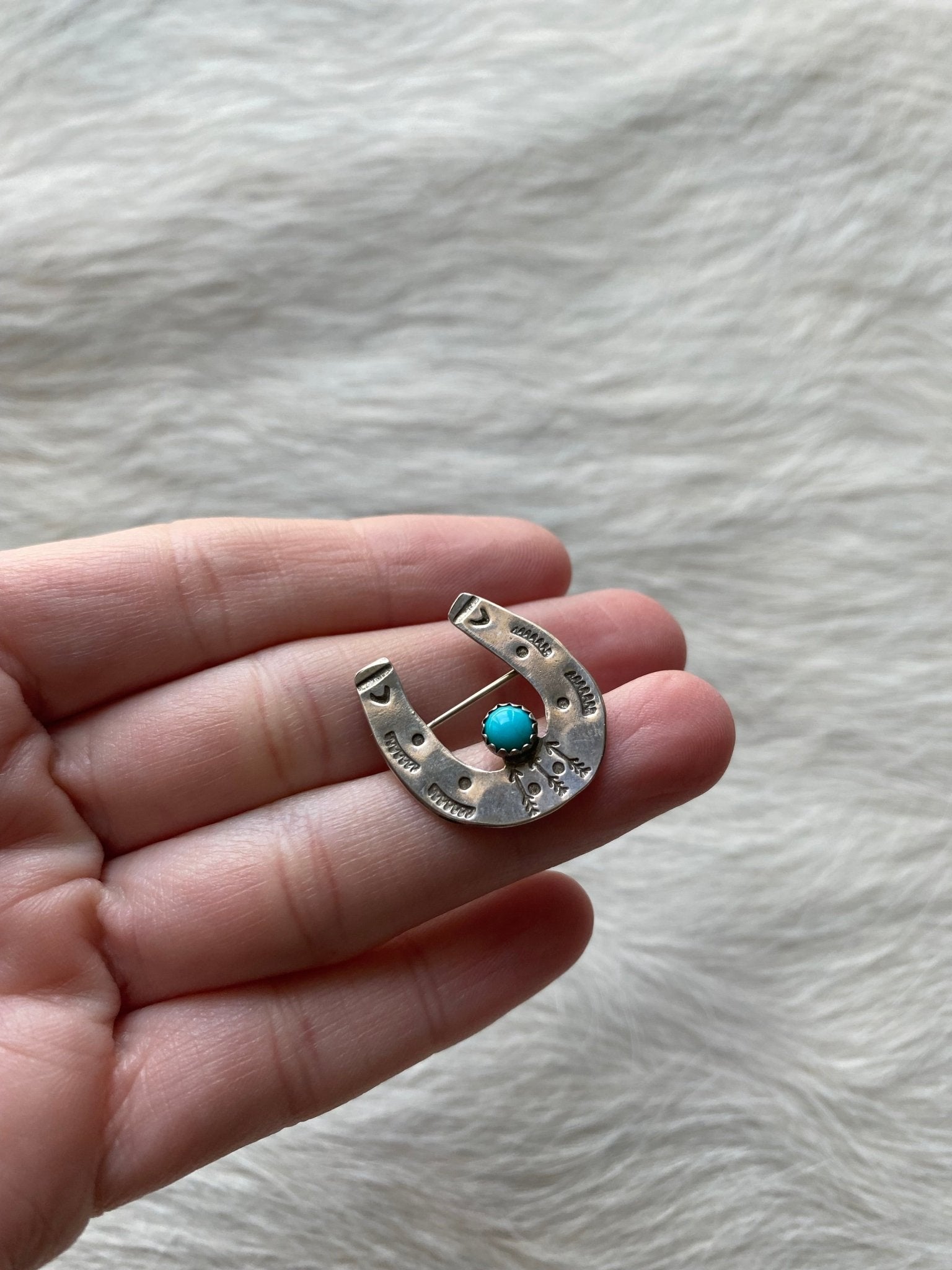 Horseshoe Turquoise Pendant Brooch - LovLeathers