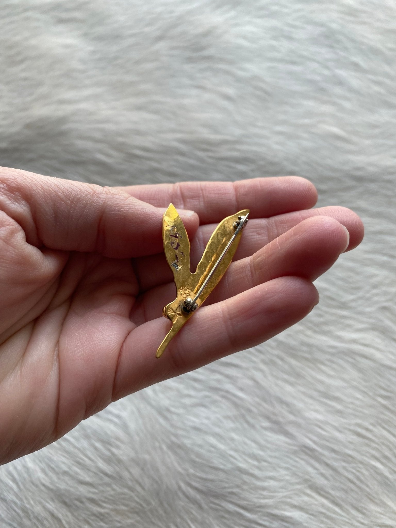 Gold Leaf Pin - LovLeathers