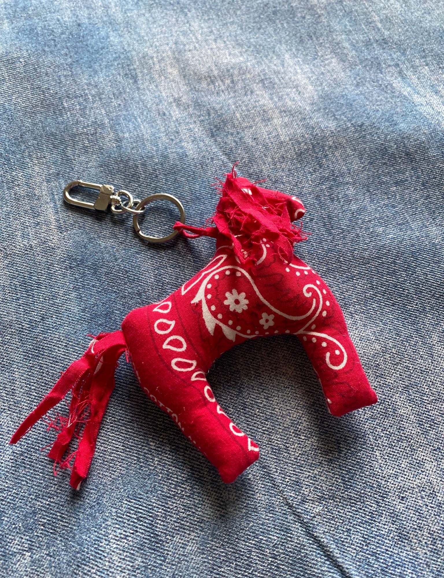 Horse Charm - Paisley Red Bandana - LovLeathers
