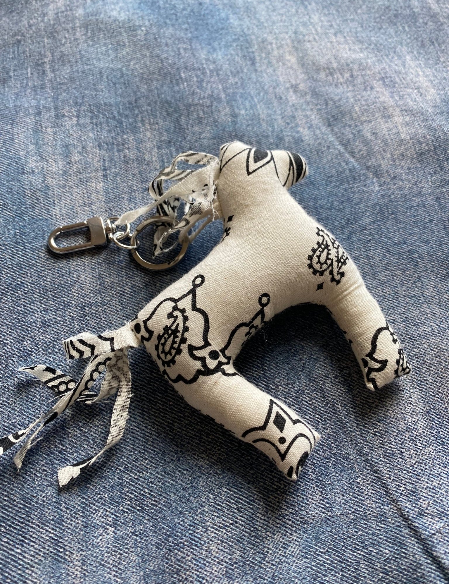 Horse Charm - White Paisley - LovLeathers