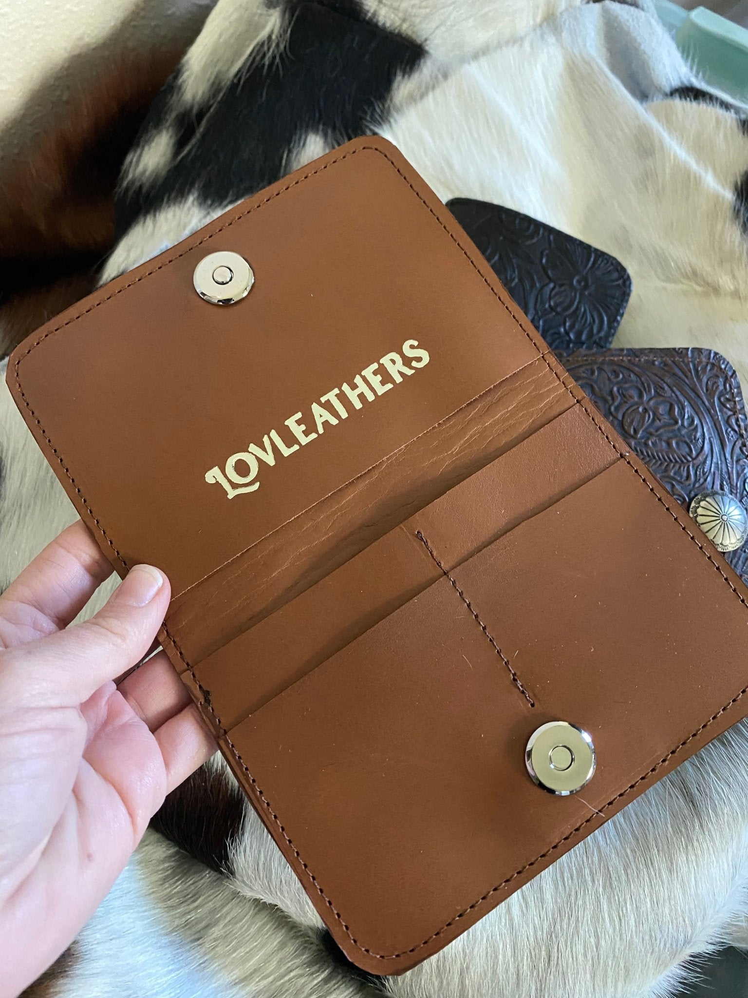 Cowhide Wallet - LovLeathers