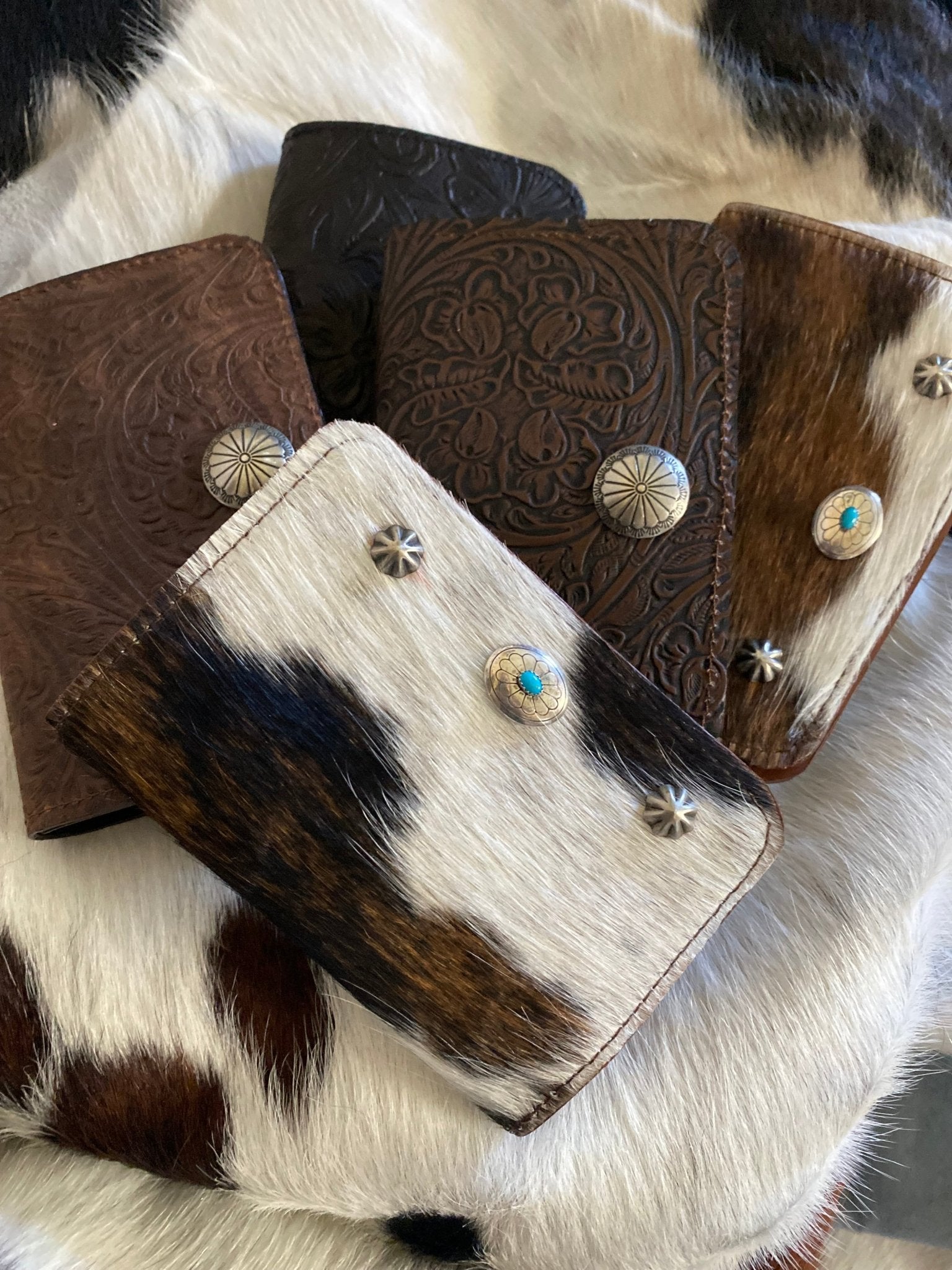 Cowhide Wallet - LovLeathers