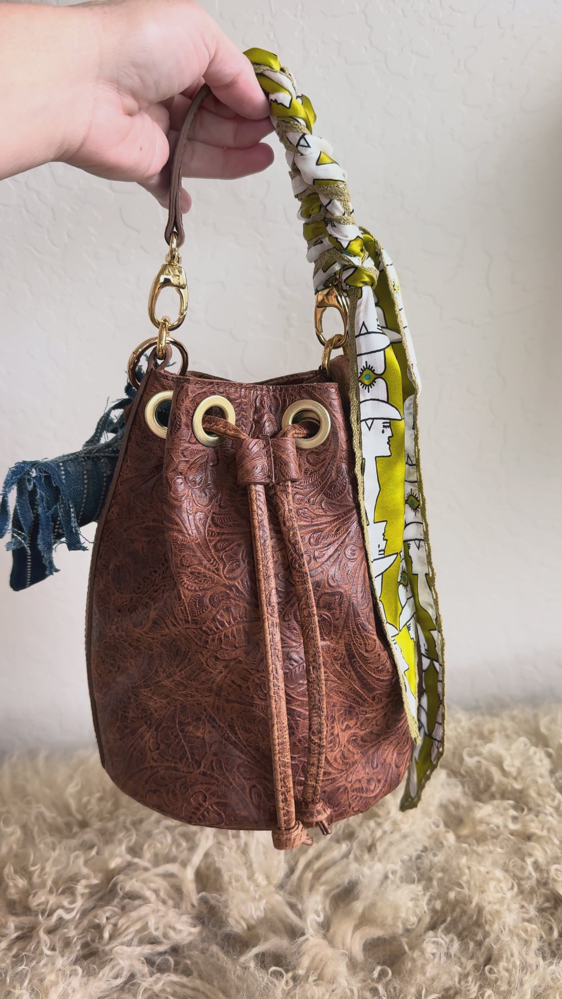 Styled Bucket Bag Cognac