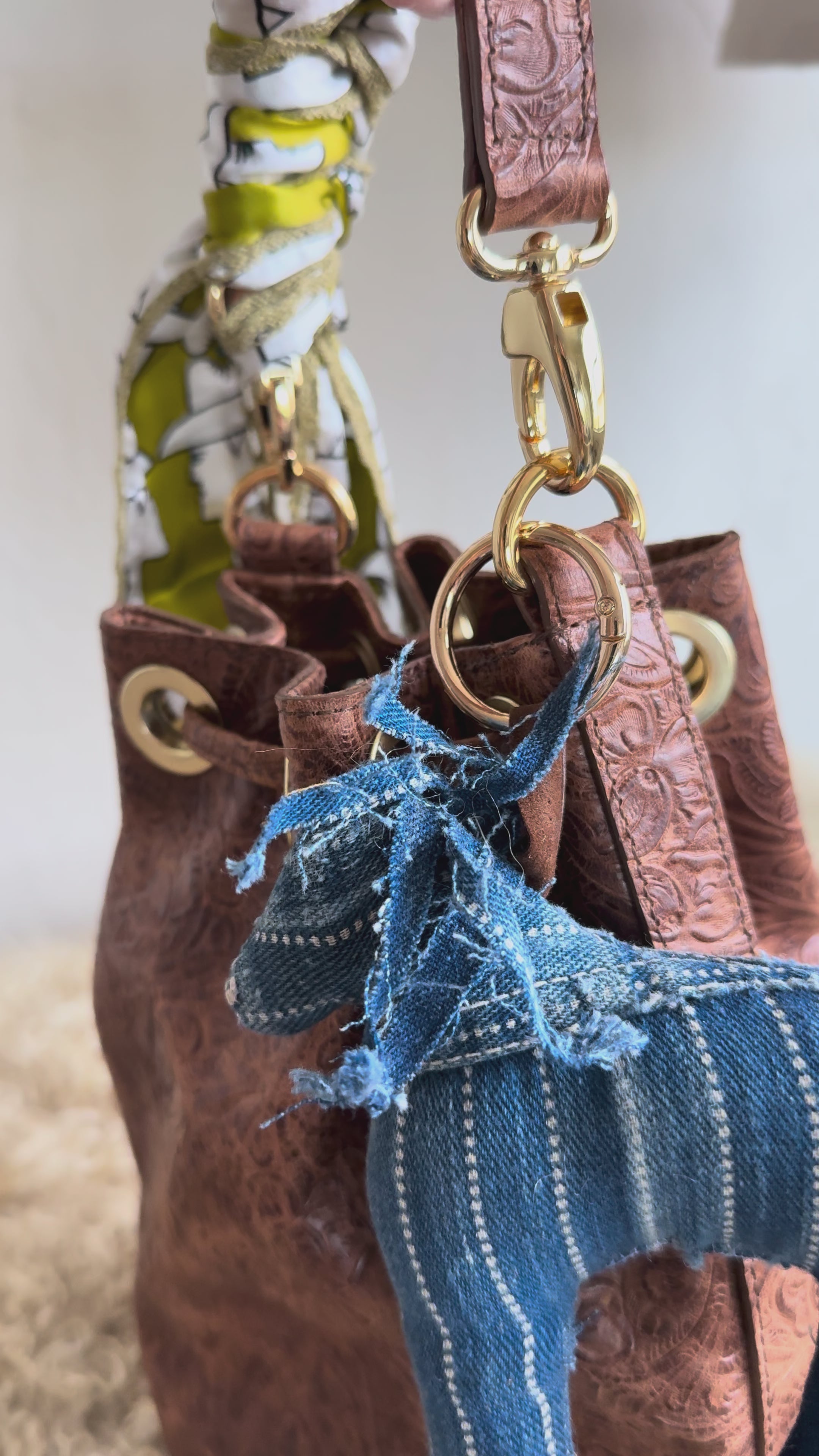 Styled Bucket Bag Cognac